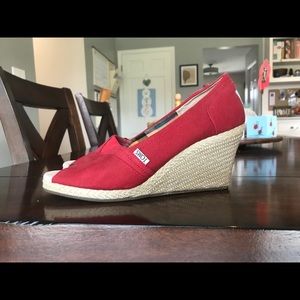 Tom’s Red Casual Wedge